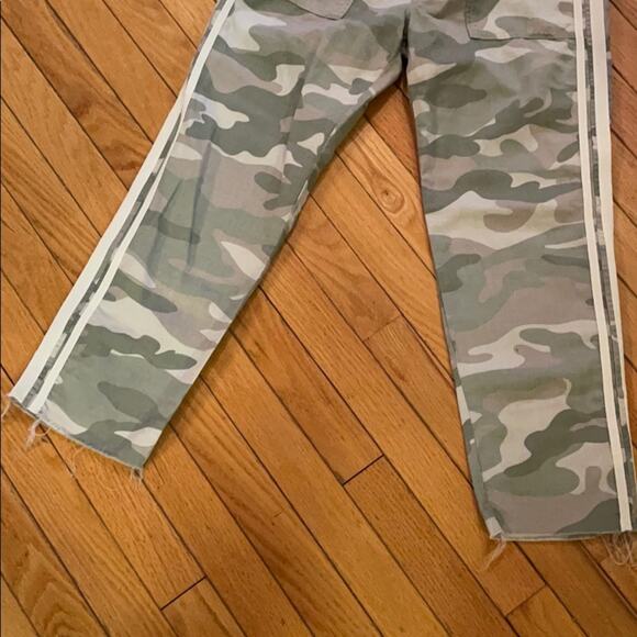 MOTHER the shaker chop crop Camo fray Pants - Picture 7 of 10